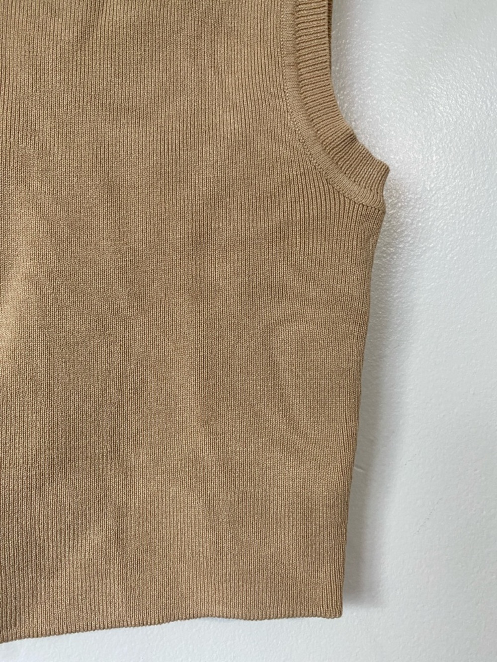 Zara Sleeveless Crew Neck Knit Top in Beige - Picture 4 of 10